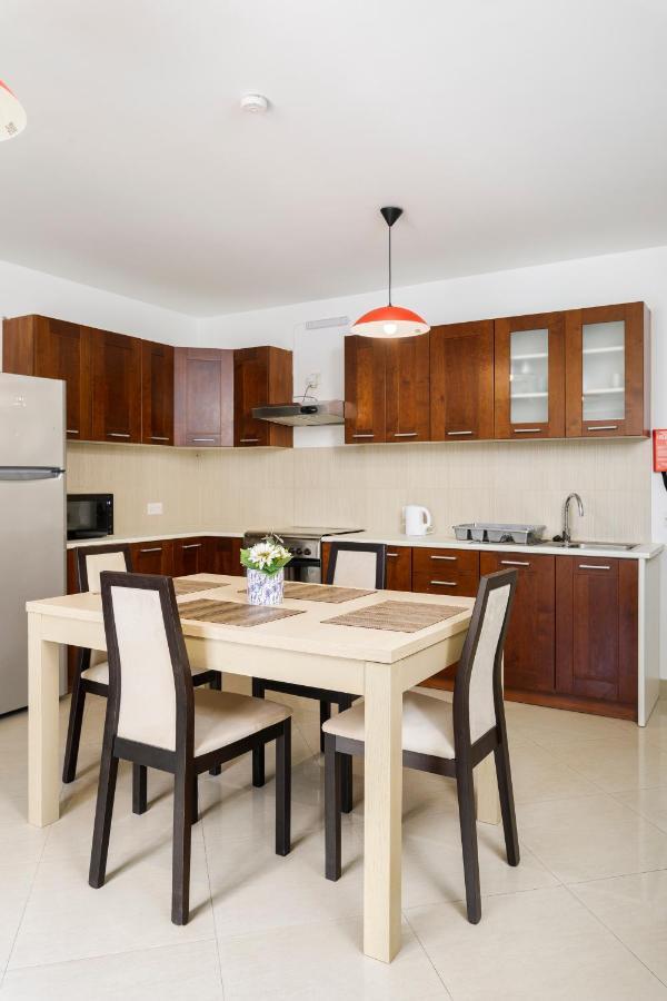 Hilltop Apartments - Stylish Comfort Living Close To The Sea, Bugibba St. Paul's Bay Esterno foto