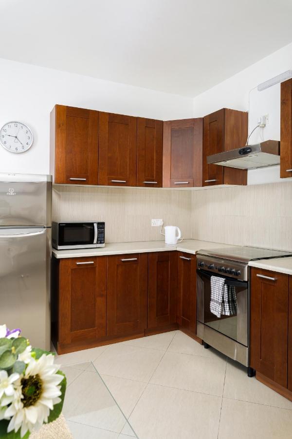 Hilltop Apartments - Stylish Comfort Living Close To The Sea, Bugibba St. Paul's Bay Esterno foto