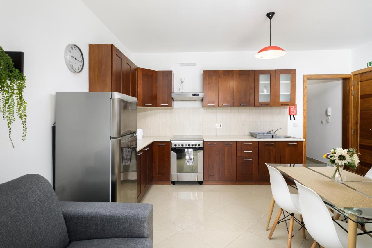 Hilltop Apartments - Stylish Comfort Living Close To The Sea, Bugibba St. Paul's Bay Esterno foto